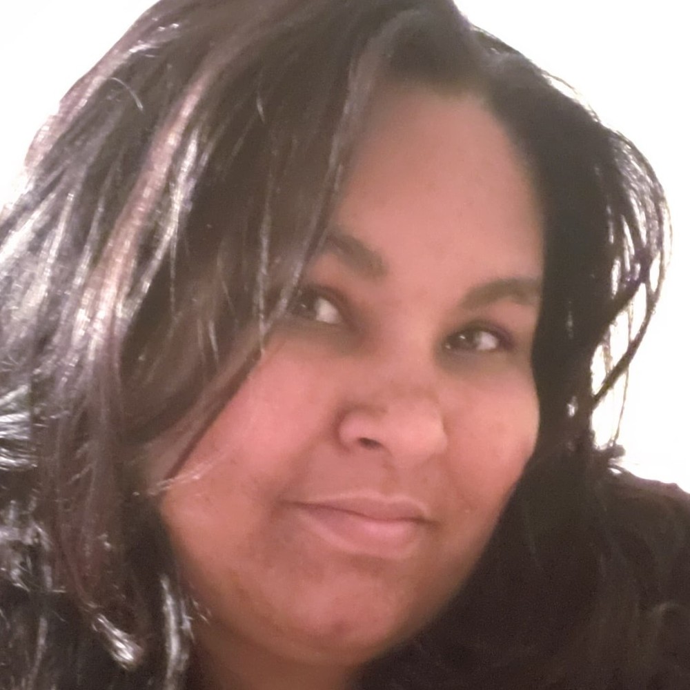 Meet your Posher, Alma